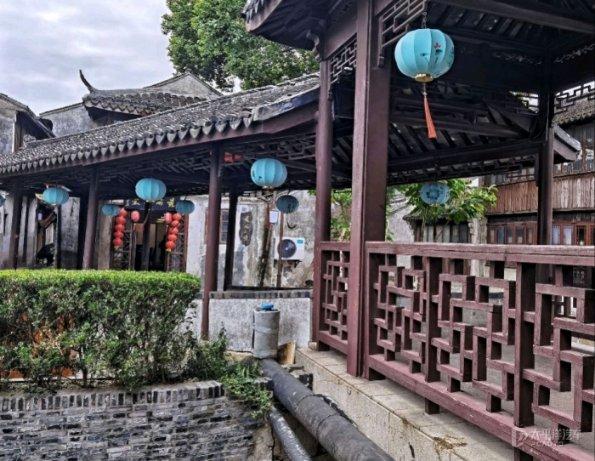 逃离石墙屋